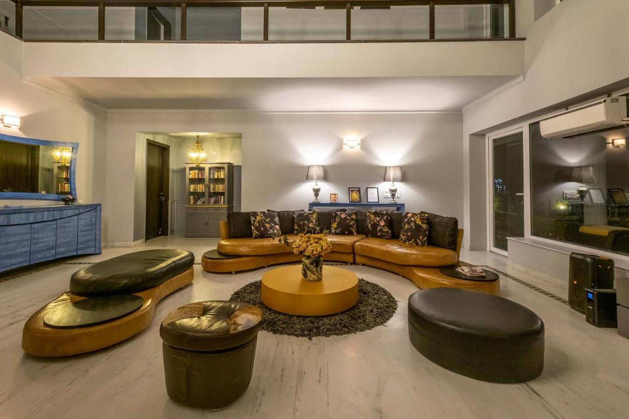 Stayvista At The Banyan Abode With Pool Table, Pet Friendly & Outdoor Pool Manesar Extérieur photo