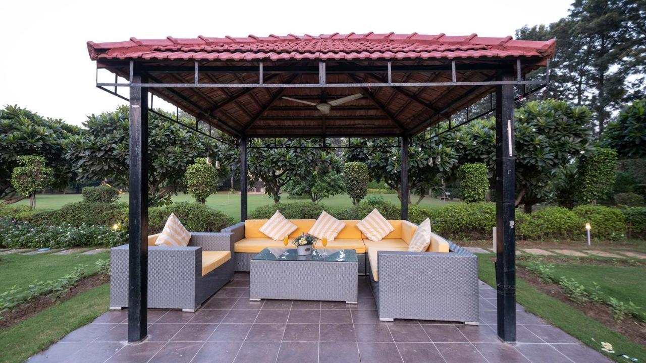 Stayvista At The Banyan Abode With Pool Table, Pet Friendly & Outdoor Pool Manesar Extérieur photo