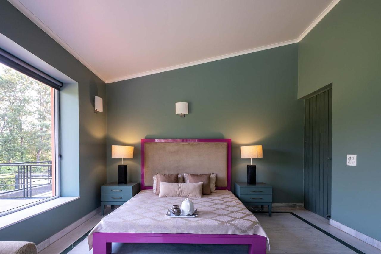 Stayvista At The Banyan Abode With Pool Table, Pet Friendly & Outdoor Pool Manesar Extérieur photo