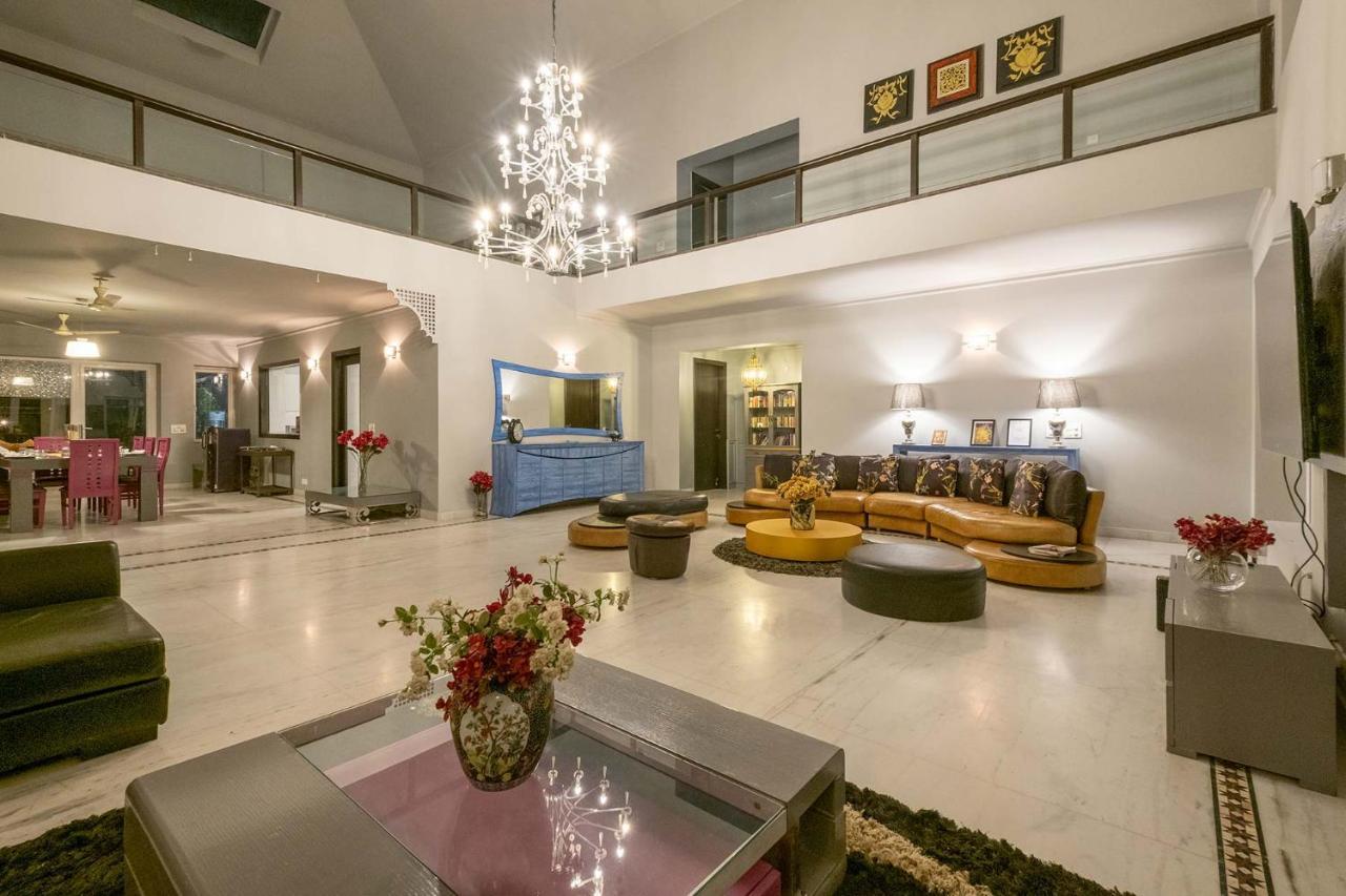 Stayvista At The Banyan Abode With Pool Table, Pet Friendly & Outdoor Pool Manesar Extérieur photo