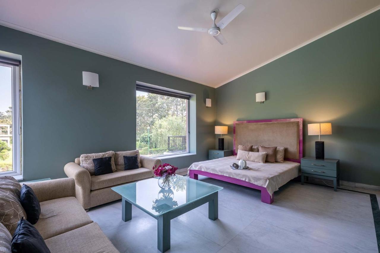 Stayvista At The Banyan Abode With Pool Table, Pet Friendly & Outdoor Pool Manesar Extérieur photo