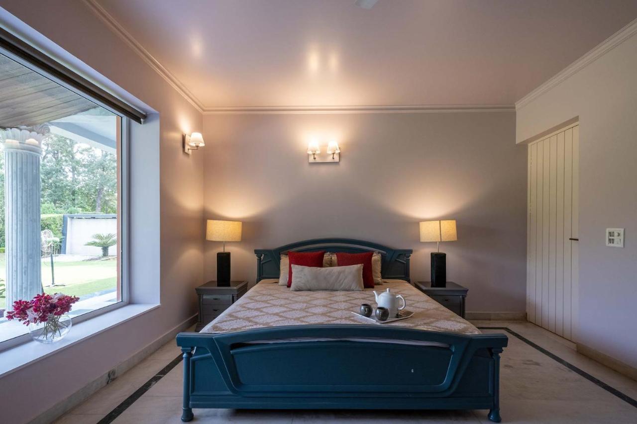 Stayvista At The Banyan Abode With Pool Table, Pet Friendly & Outdoor Pool Manesar Extérieur photo