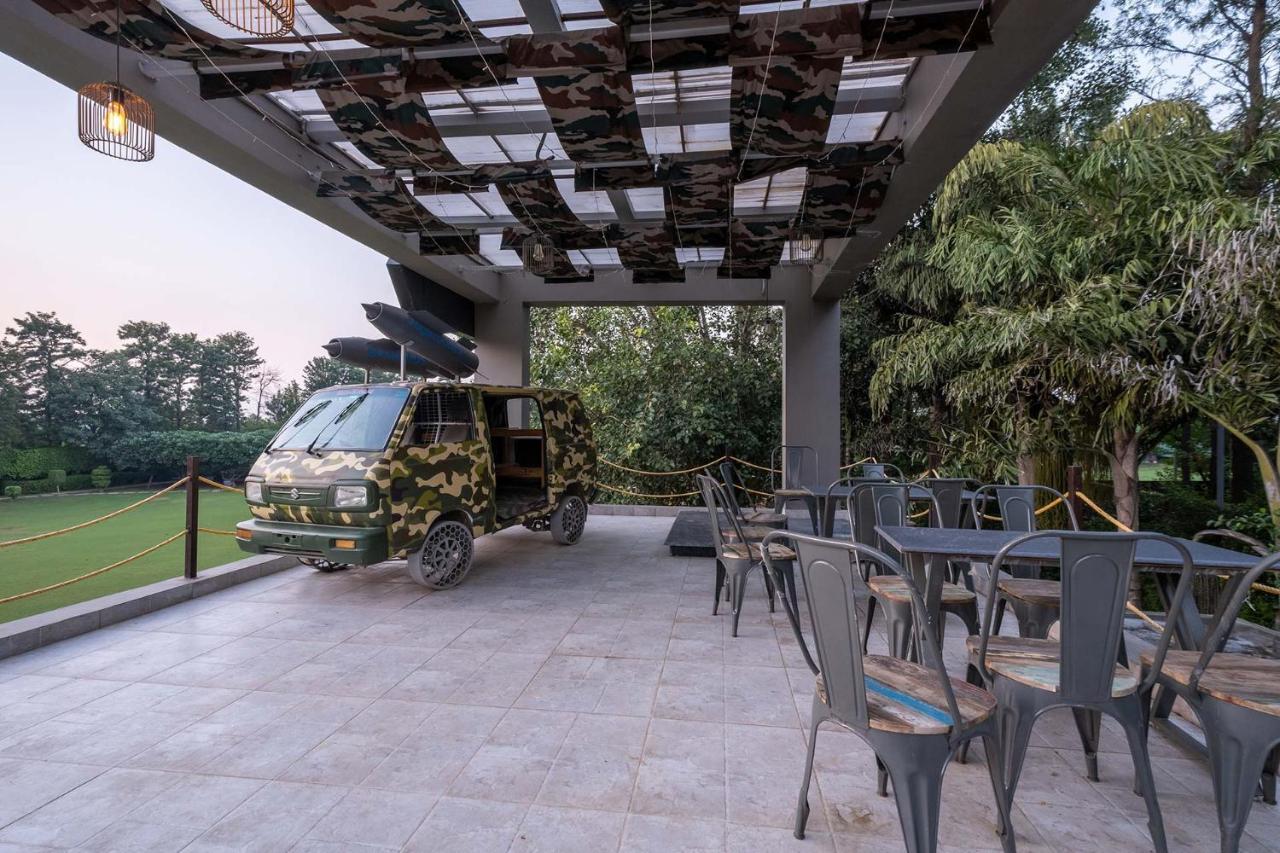 Stayvista At The Banyan Abode With Pool Table, Pet Friendly & Outdoor Pool Manesar Extérieur photo